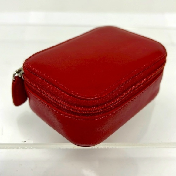 Coach Vintage Rare Red Leather Structured Zip Around Pillbox 3.5” x 2.5” - Picture 1 of 7